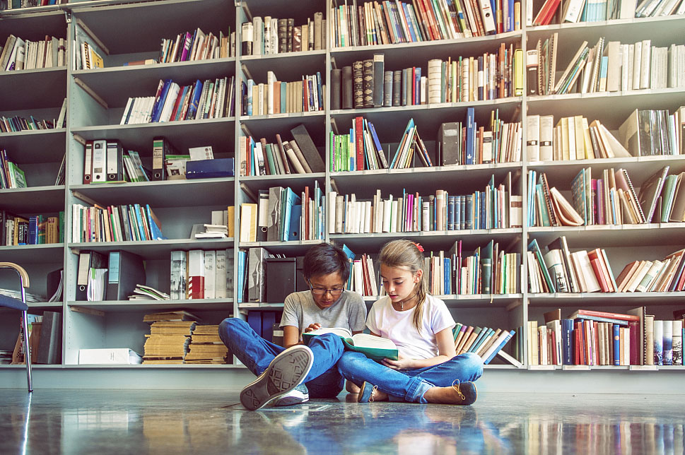 1522807933514987.jpg 孩子看書(shū).jpg